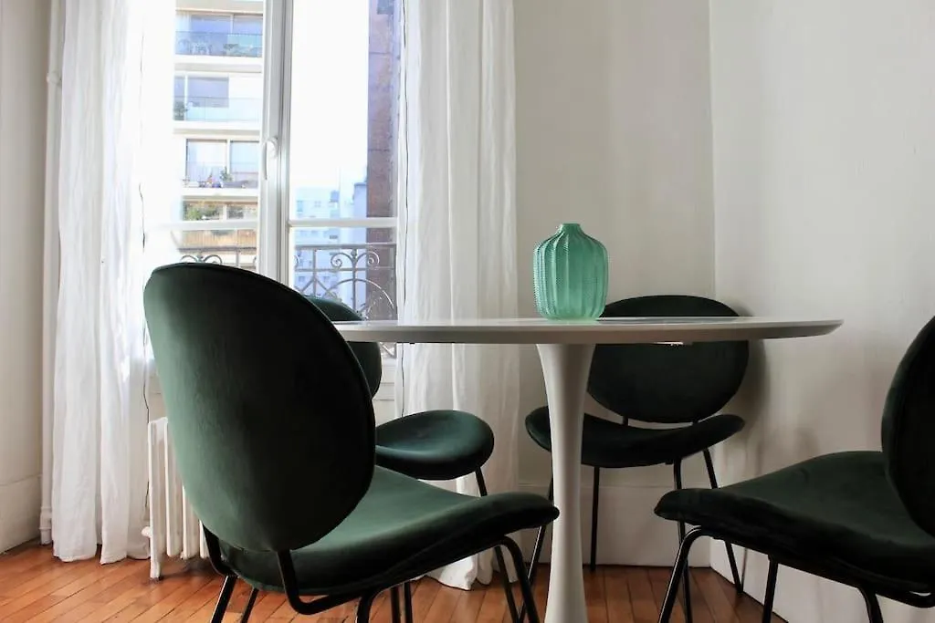 F2 - Denfert-Rochereau - Porte D'Orleans - 4 Pers Apartment Paris France